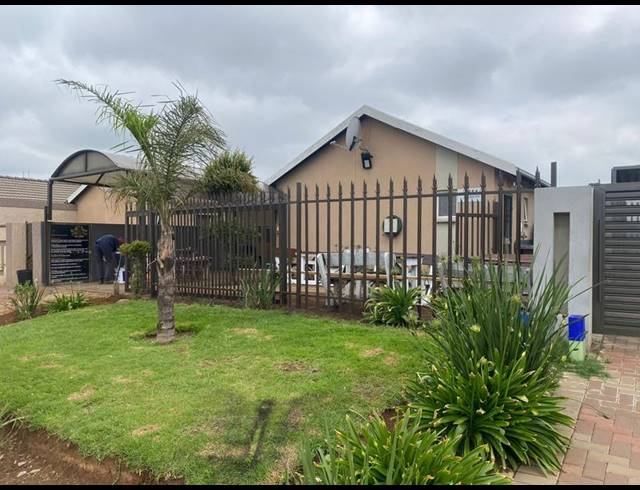 2 BEDROOM HOUSE FOR SALE IN WINDMILL PARK